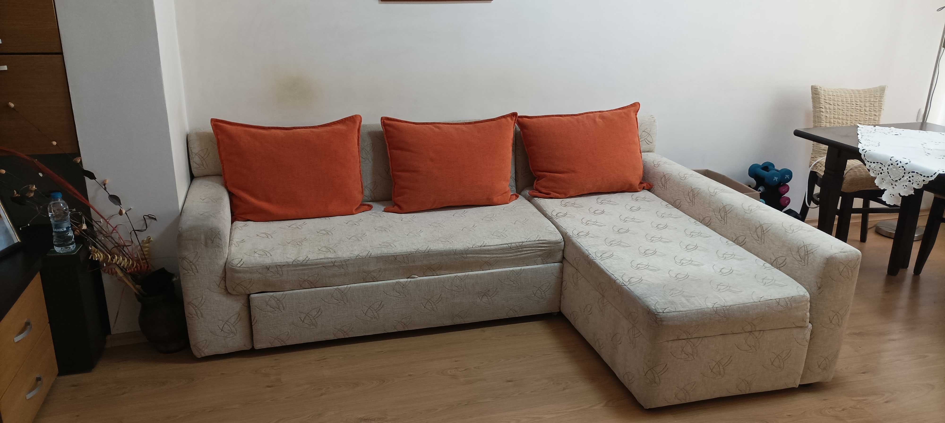 Продавам ъглов диван