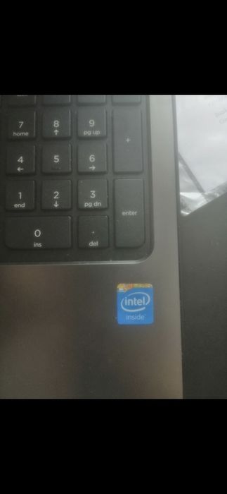 Vand laptop HP în stare buna