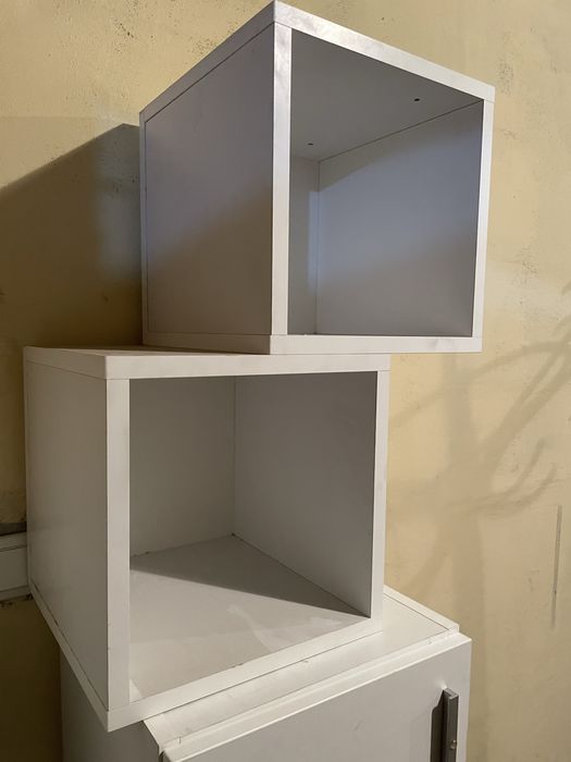 Шкафове за окачване на стена