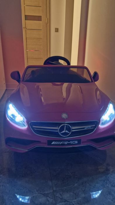 Masinuta Mercedes Roz