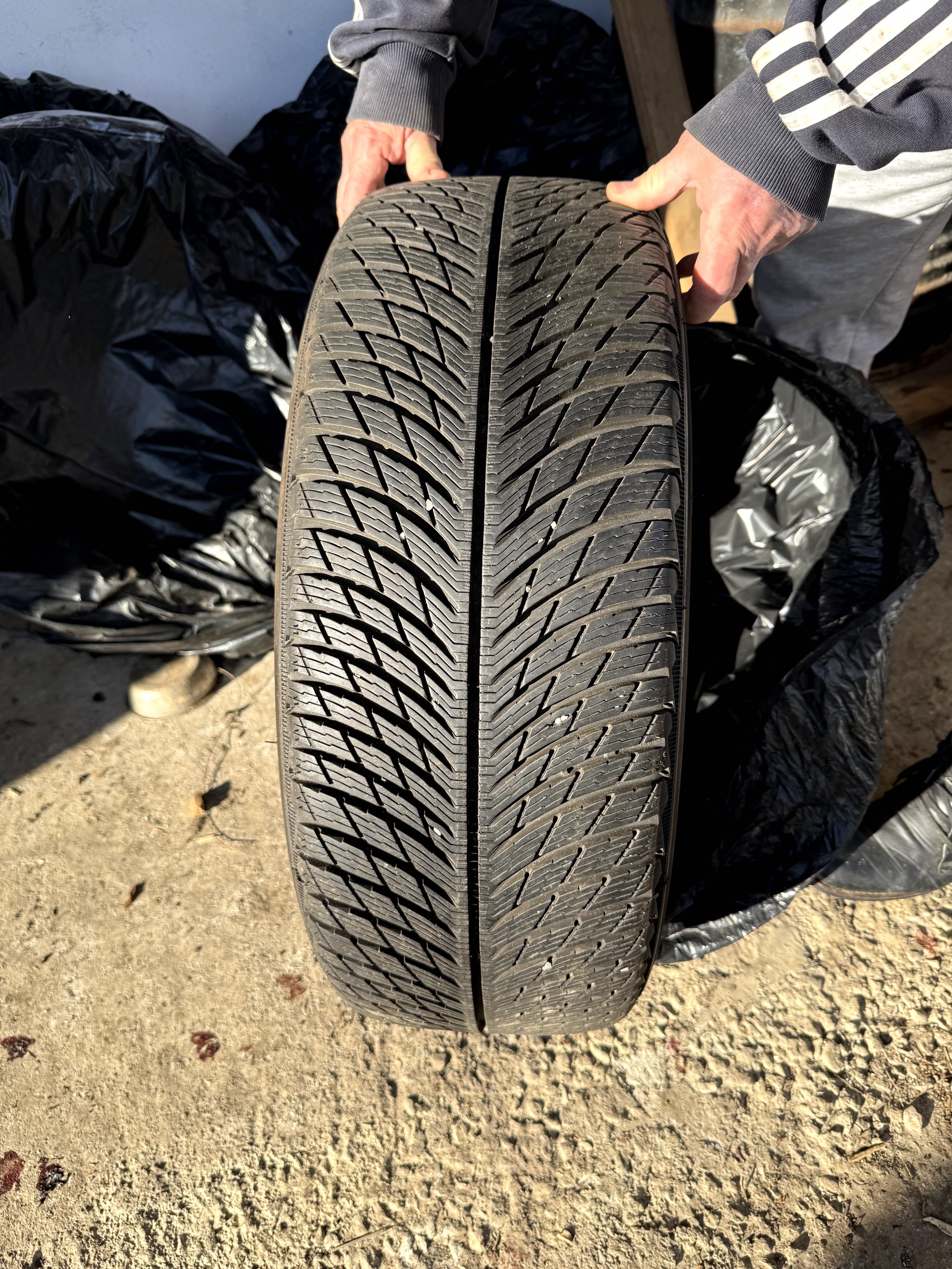 Anvelope Michelin Pilot Alpin 5 SUV XL 235 55 18 104H