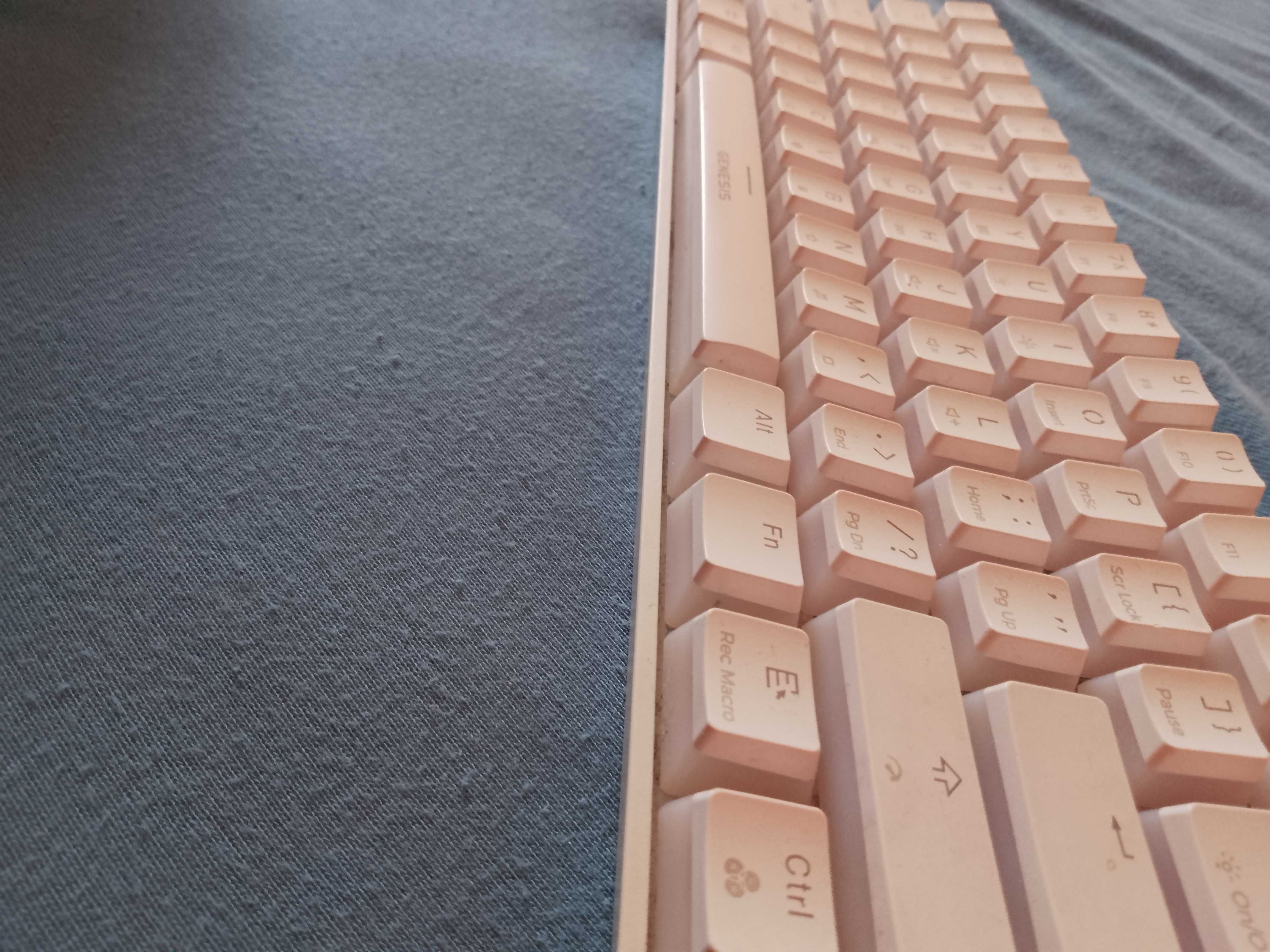 Продавам клавиатура thor 660 85 лв