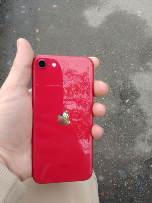 Iphone se 2020 product red