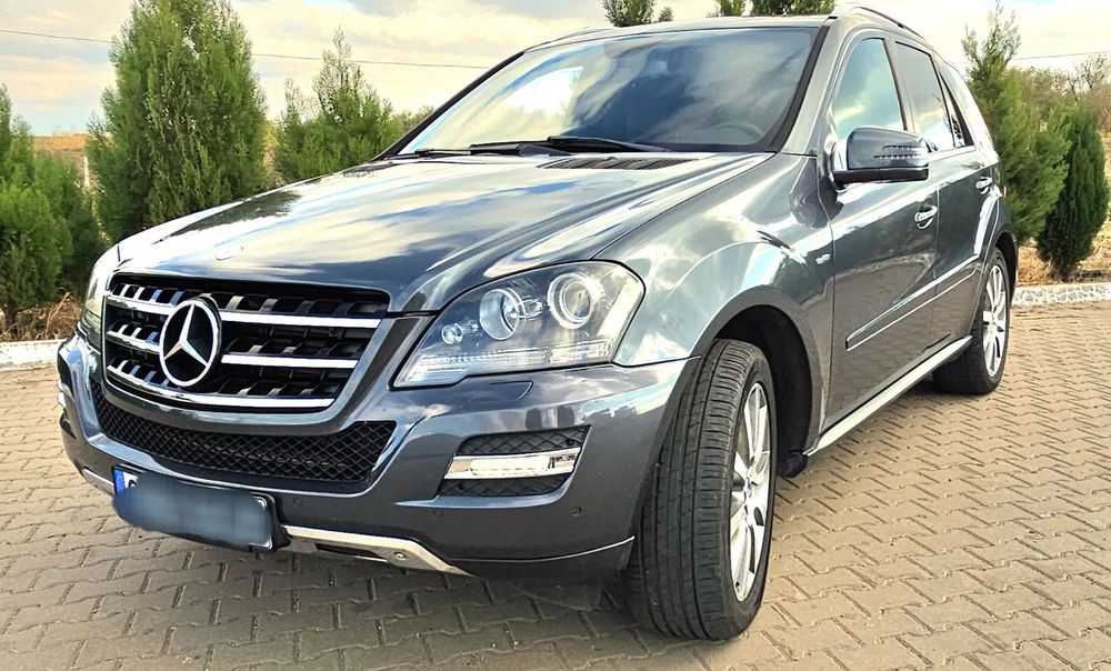 Mercedes-Benz ML Mercedes-Benz ML300
