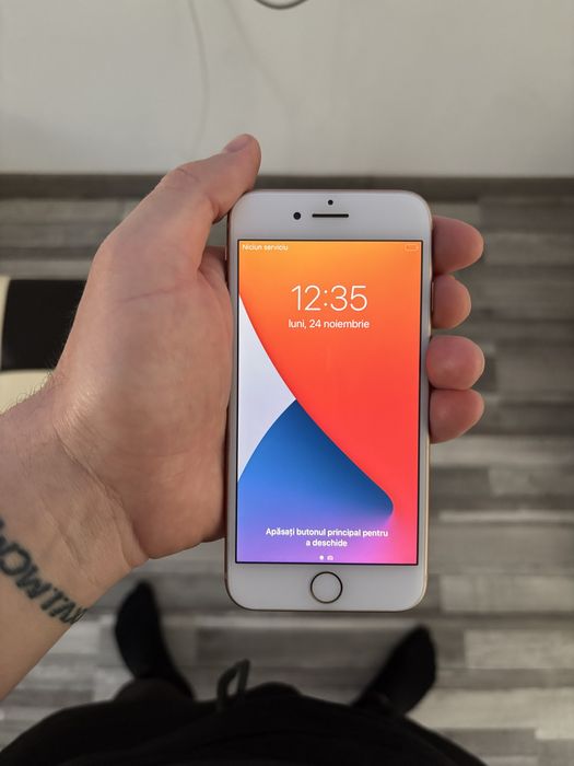 Vand iphone 8 rose impecabil ca nou