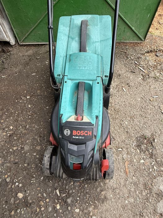 Bosch Rotak 32-Li 36V акумулаторна косачка