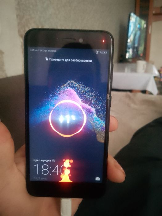 Продам телефон huawei