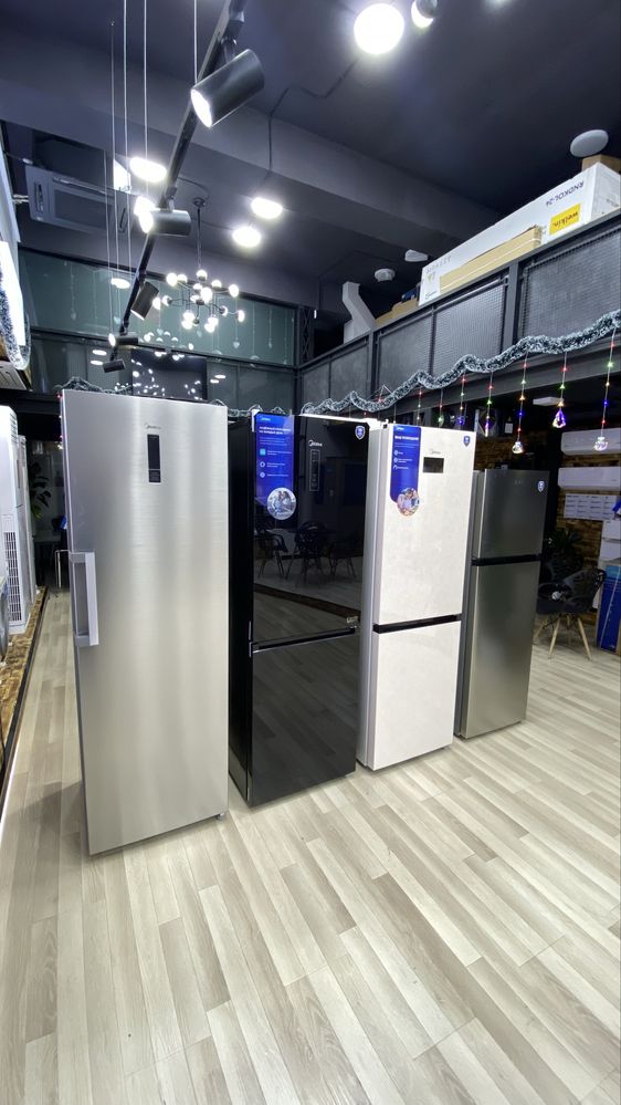 Морозильник Premium класса Midea на 272 литра / модель MDRU385FZF46