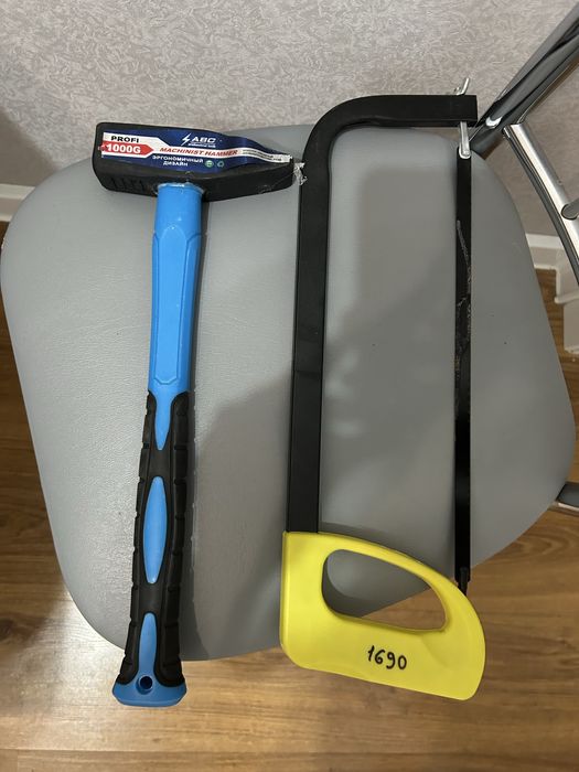 Молоток и пила, инструменты