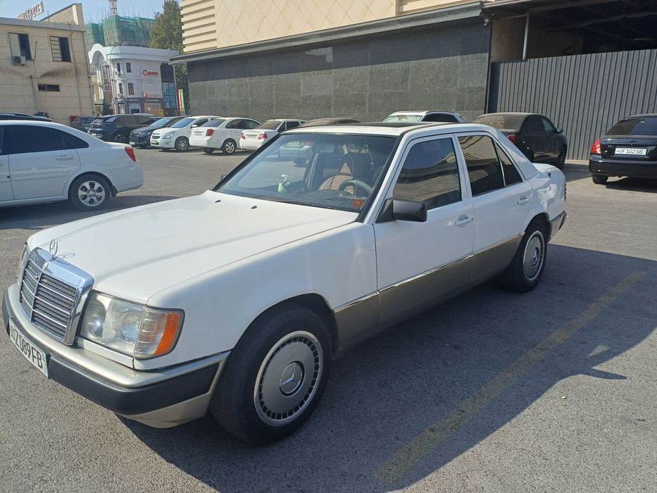 Продаю машину мерседес