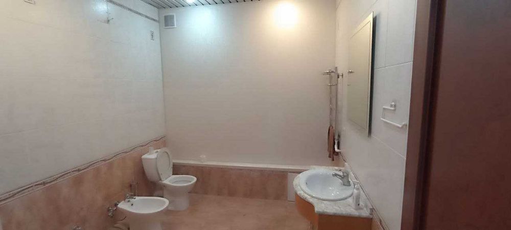 Не жилой объект,335 кв.м с арендаторами в центре с парковкой