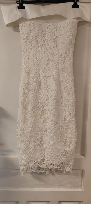 Rochie alba pana la genunchi