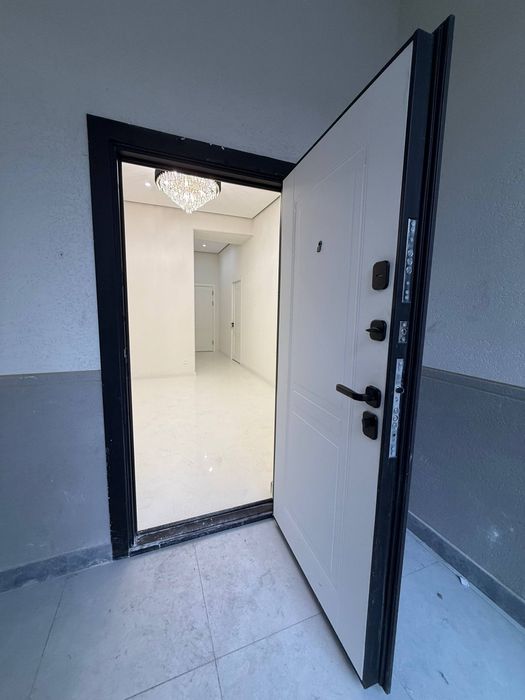 Юнусабад 8 квартал. Продается квартира  2/1/11