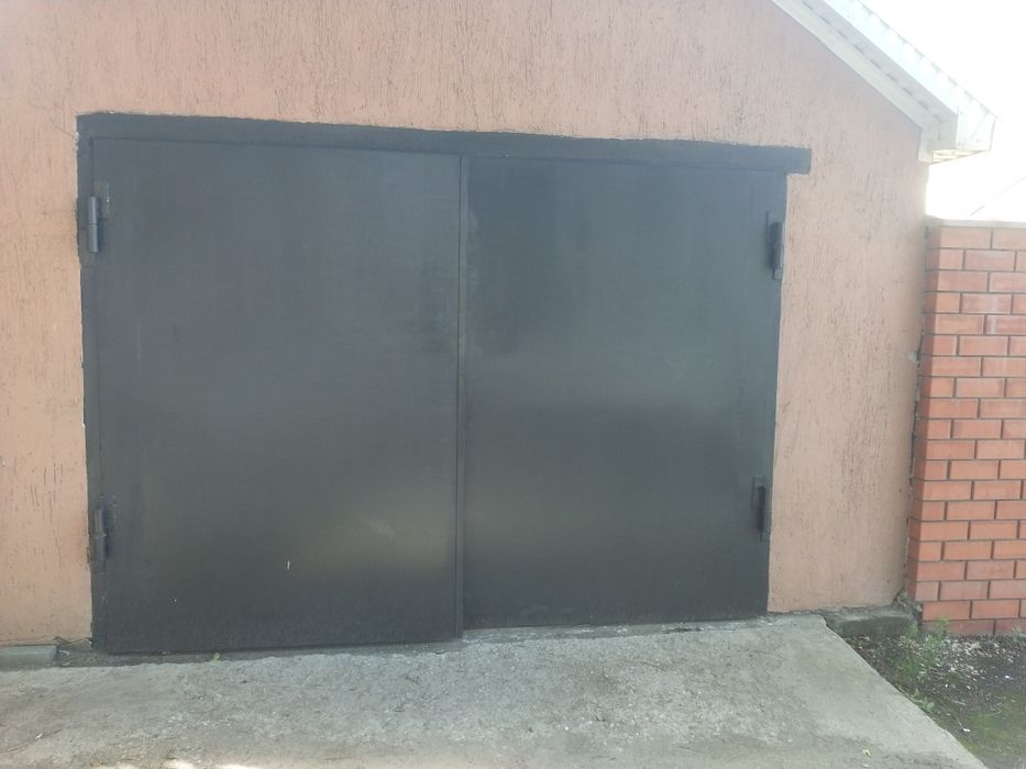 Гаражные металлические створки