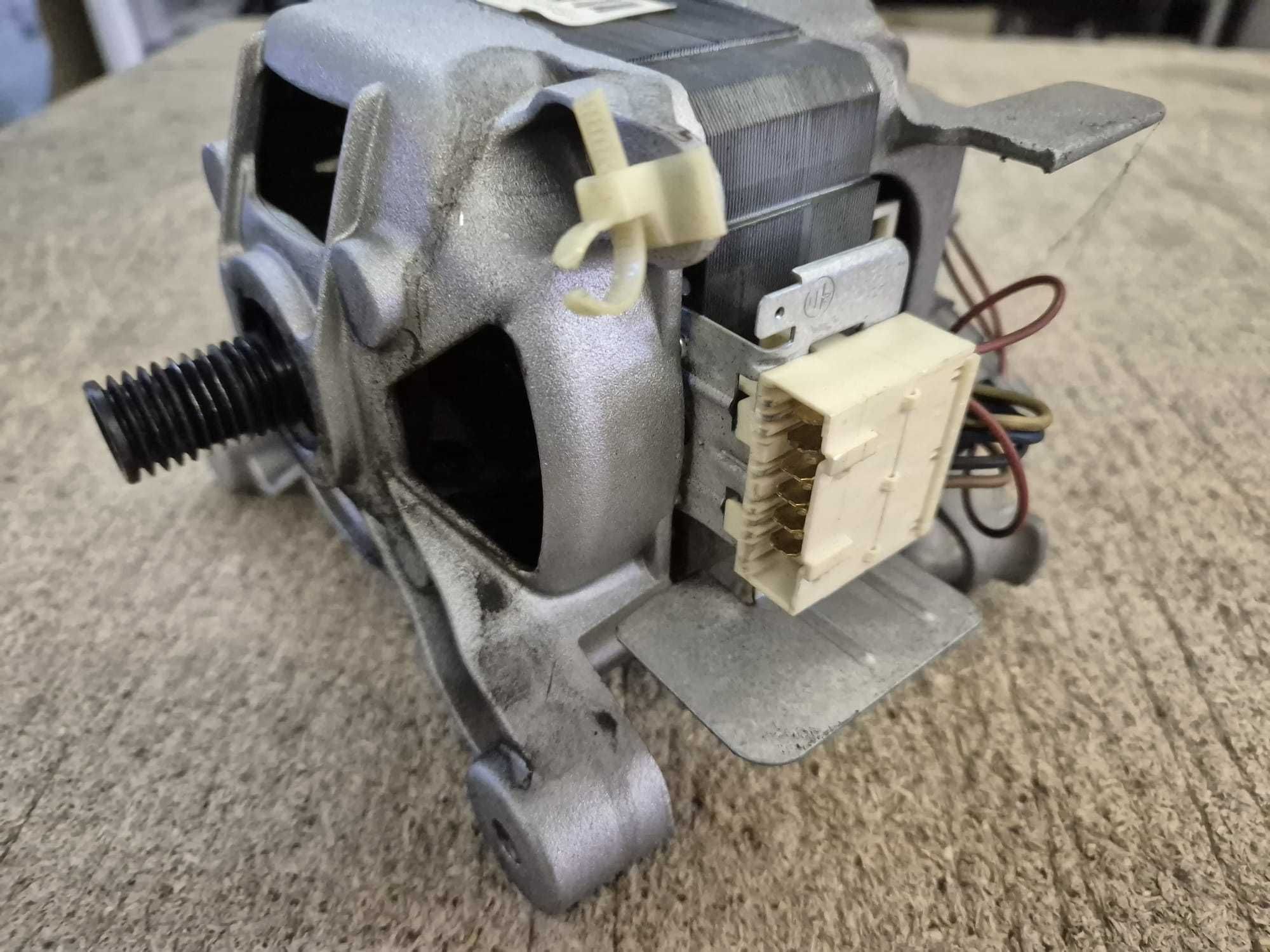 Motor masina de spalat Whirlpool 7 pini MCA38/64-148/WHE21 cod / R27