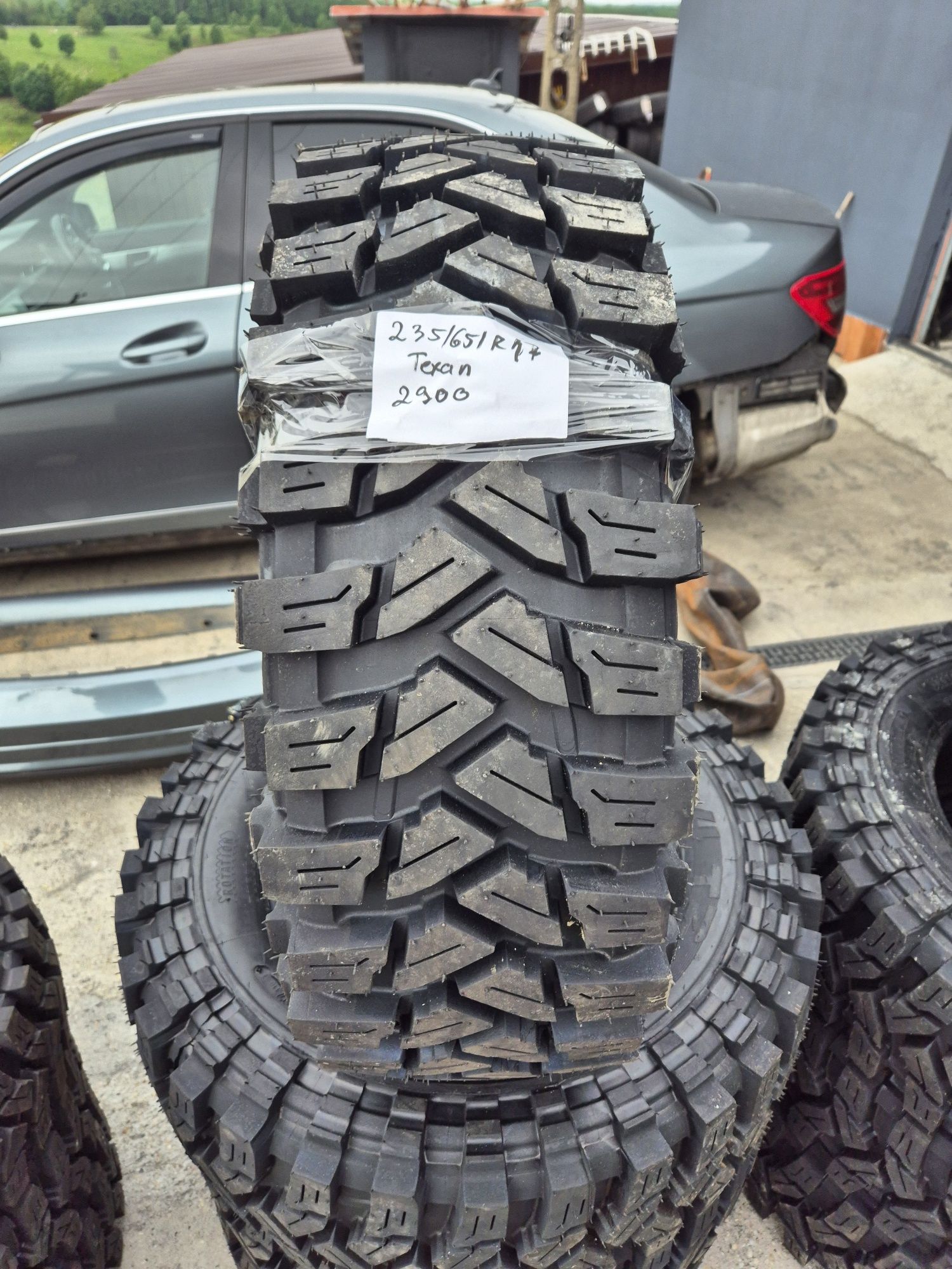 Anvelope off road  235/65R 17.