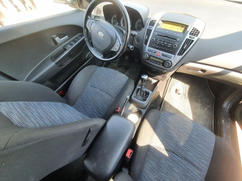 Dezmembrez Kia CEED an 2008, motor 1.6crdi 85kw 115cp dezmembrari cutie de viteze manuala 5+1