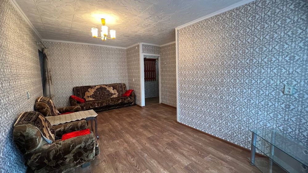 Продаётся в центре 2х комнатная на 2 этаже пр. Мира 23