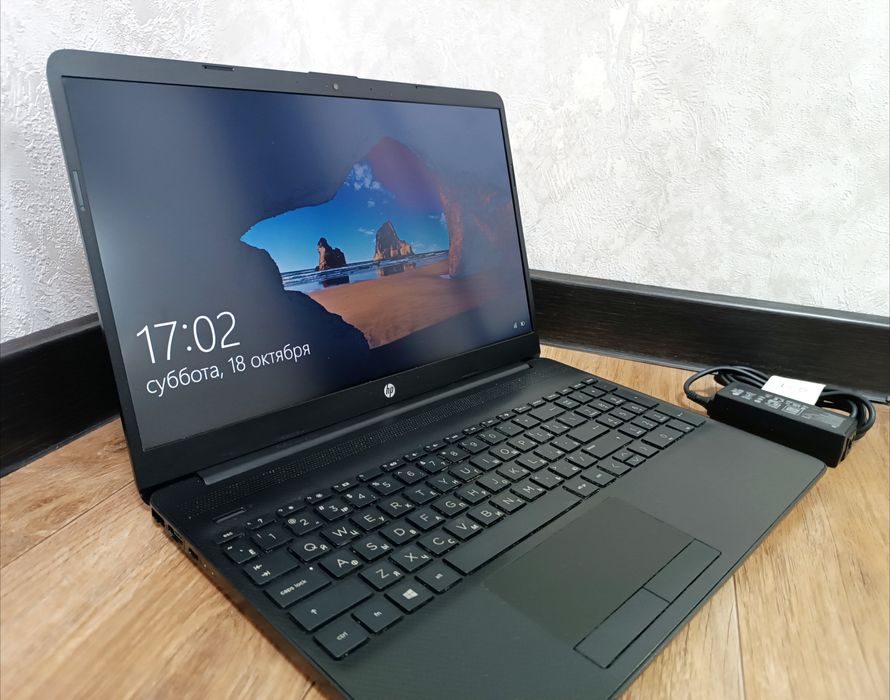 Ноутбук HP Core i3-10thGen.