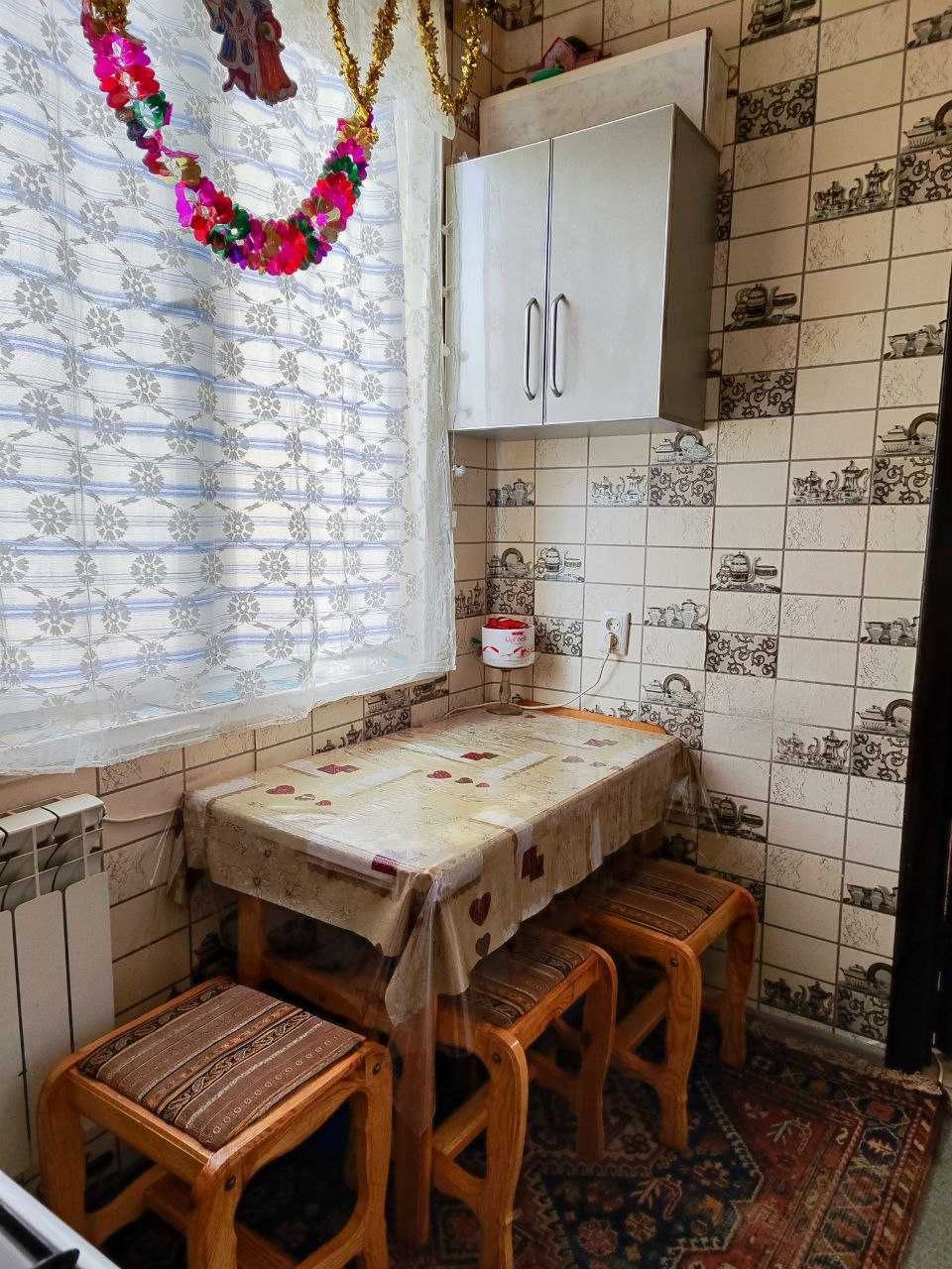 СРОЧНО !!! Продается квартира в Яшнабаде 2/3/4 (50 кв/м ) Авиасозлар 3