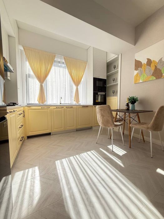 Продаю квартиру в Яшнабадском районе ЖК NEW LIFE новострой 4х комната