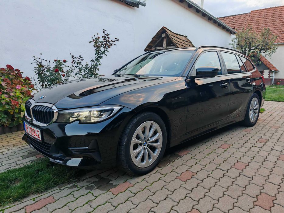 BMW seria 3 330e Touring xDrive PHEV TVA deductibil