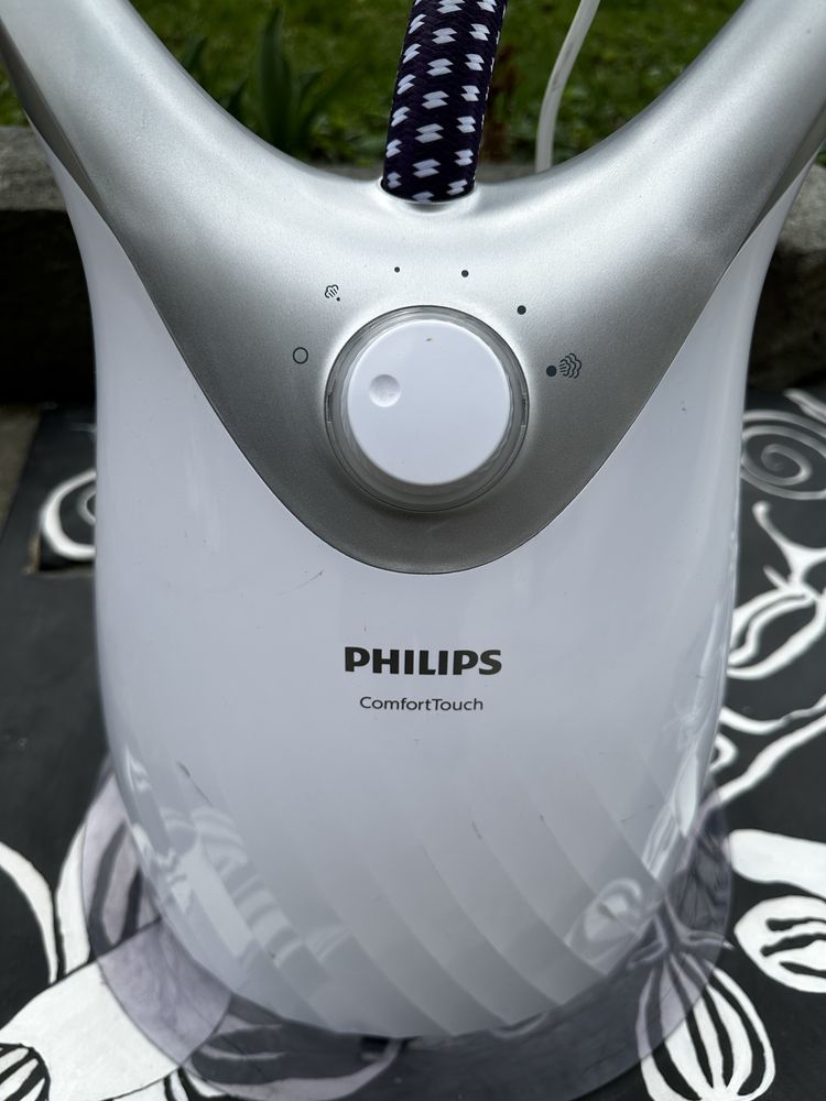 Aparat de călcat vertical Phillips Comfort Touch 2000W