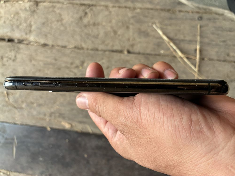 Iphone X продаю.