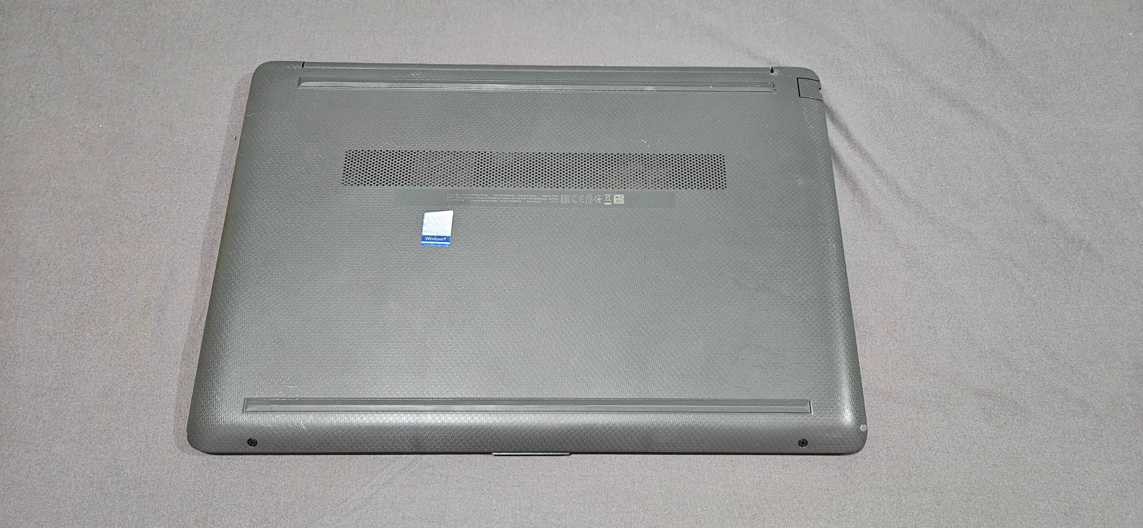 Laptop HP 250 G8 i5-1035G1 16GB RAM, 256GB SSD Windows 10 Pro OEM
