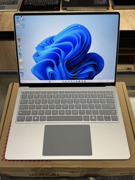 Microsoft Surface laptop 7 (Platinum)