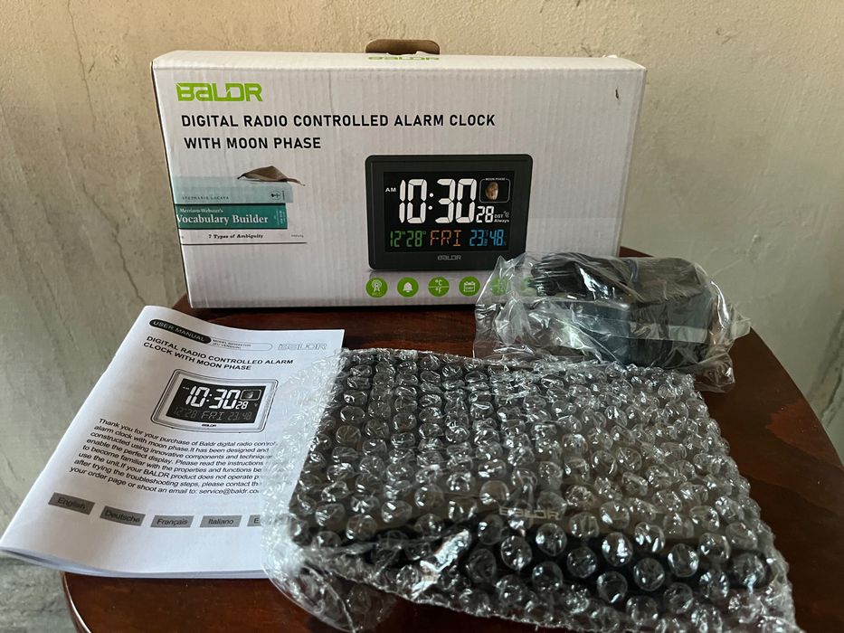 Дигитален радио сверяем часовник.Метеорологична станция