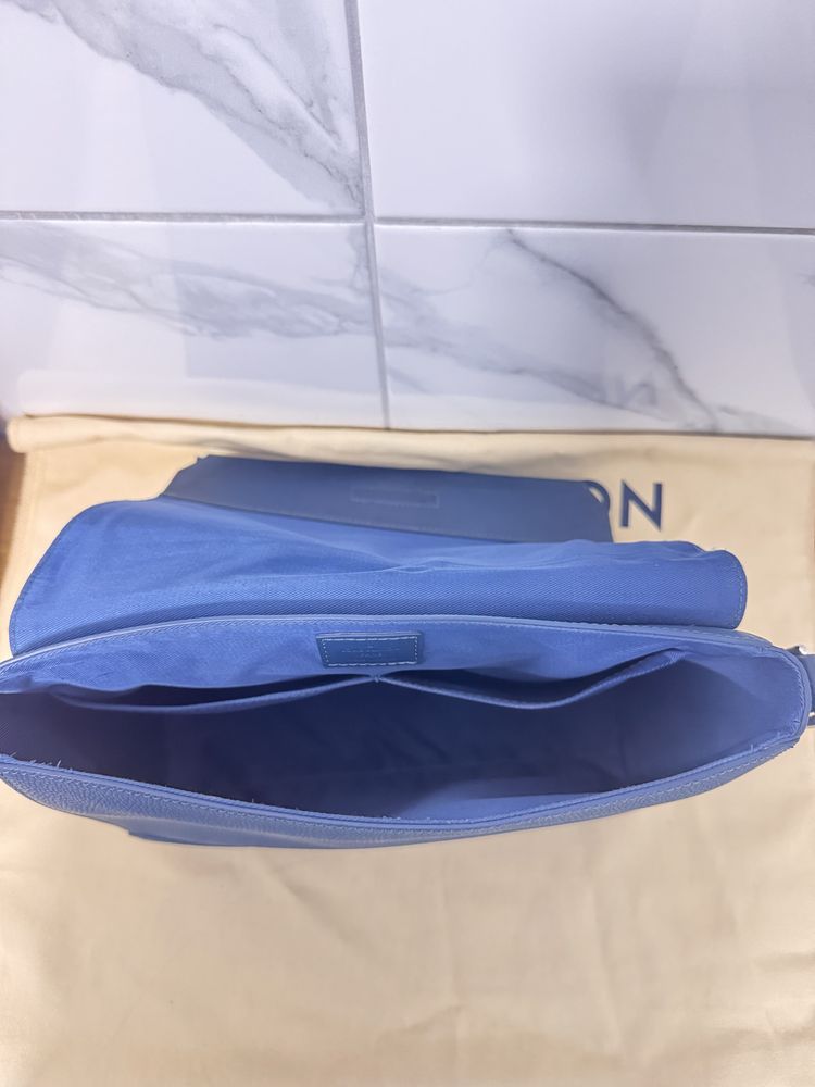 Louis Vuitton Take Off Messenger