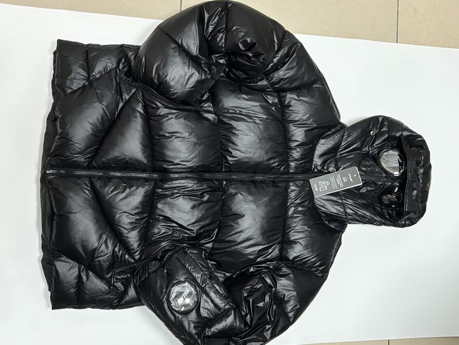 Мужская куртка пуховик cp company с линзами на капюшоне
