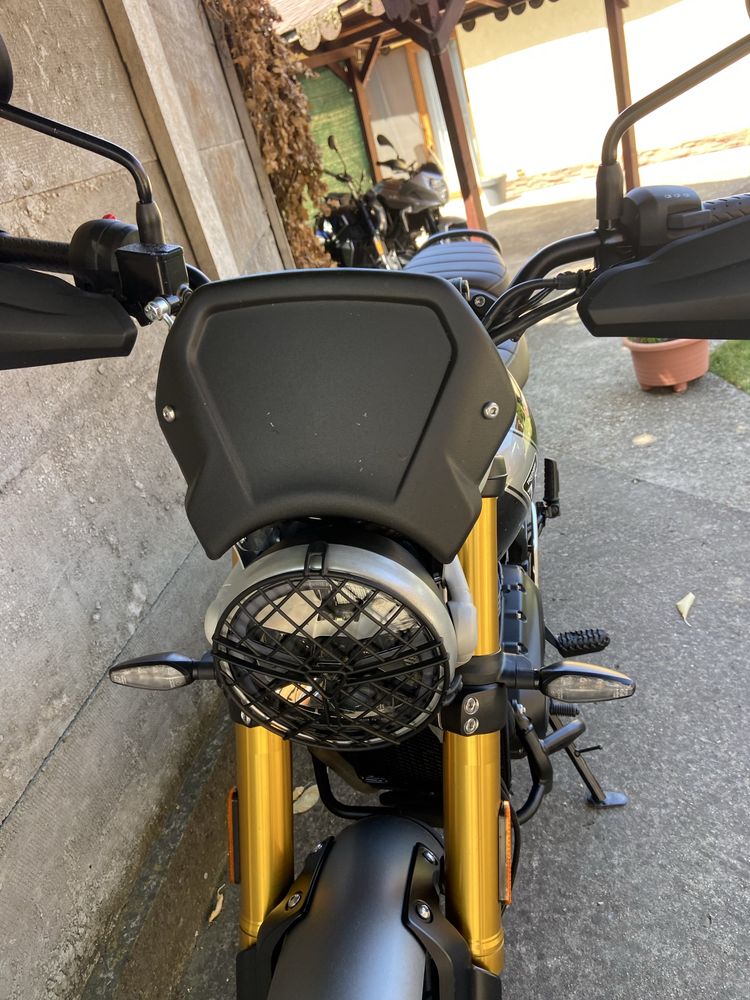 Vând Triumph Scrambler 400x