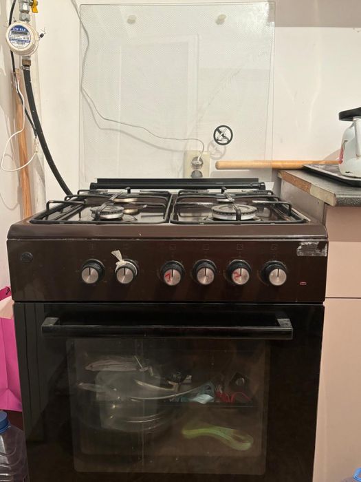 Продам газовую плиту