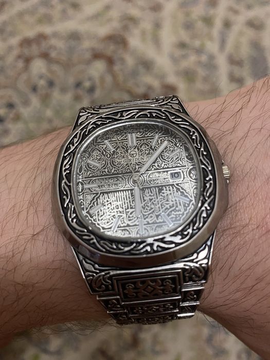 Продам часы с гравировкой