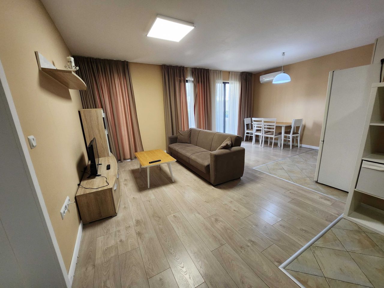 Дава се под наем Двустаен апартамент в Варна, Бриз - 84 кв.м за 600 € - Снимка #6