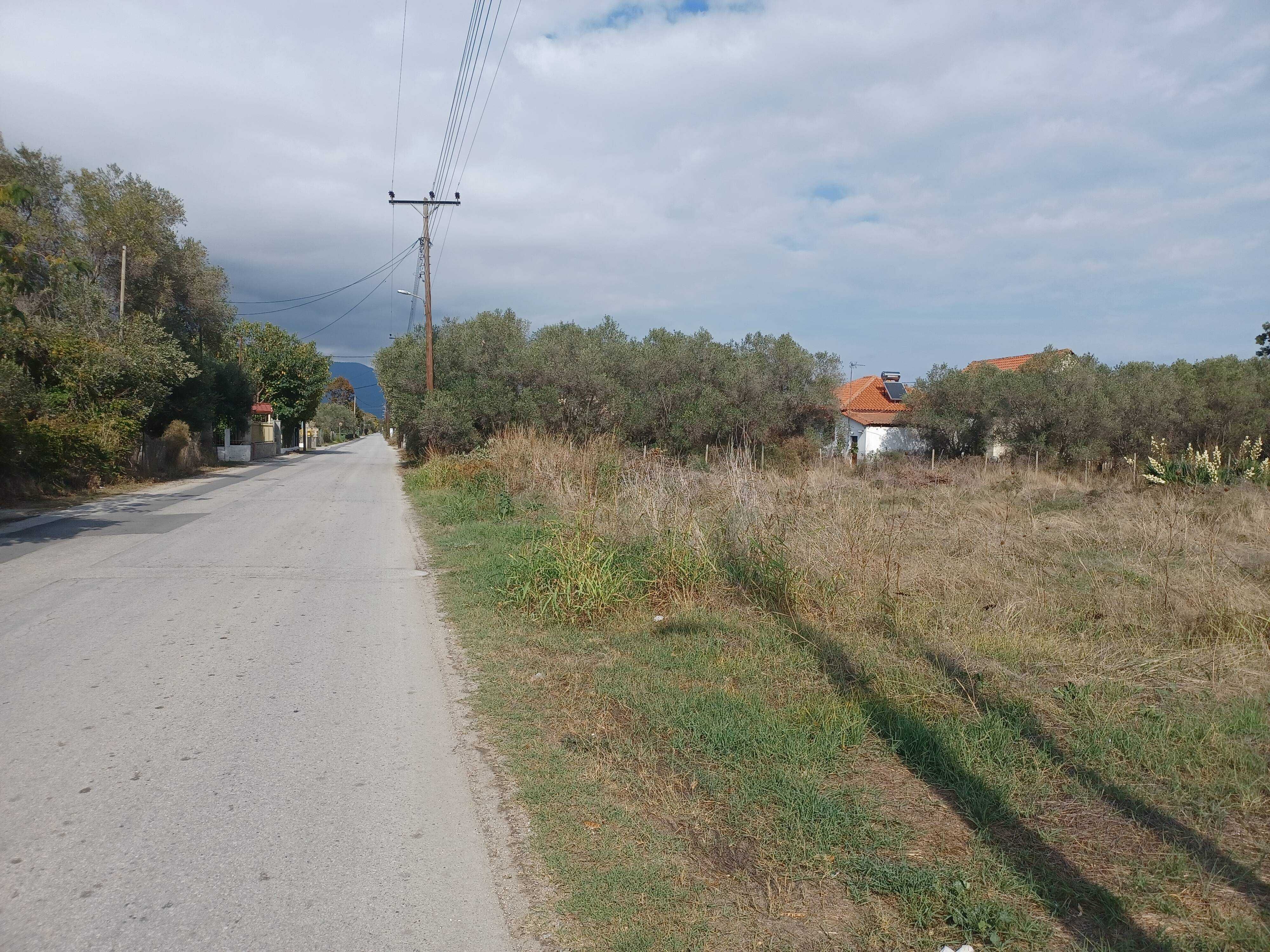 Продава се парцел 1000 м2 в регулация в Паралия Врасна, Гърция