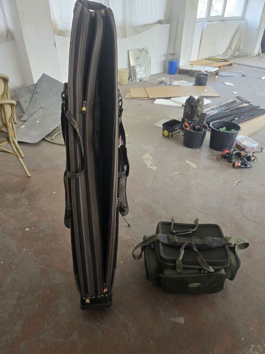 Geanta scule pescuit Mivardi si husa lansete cu trepied