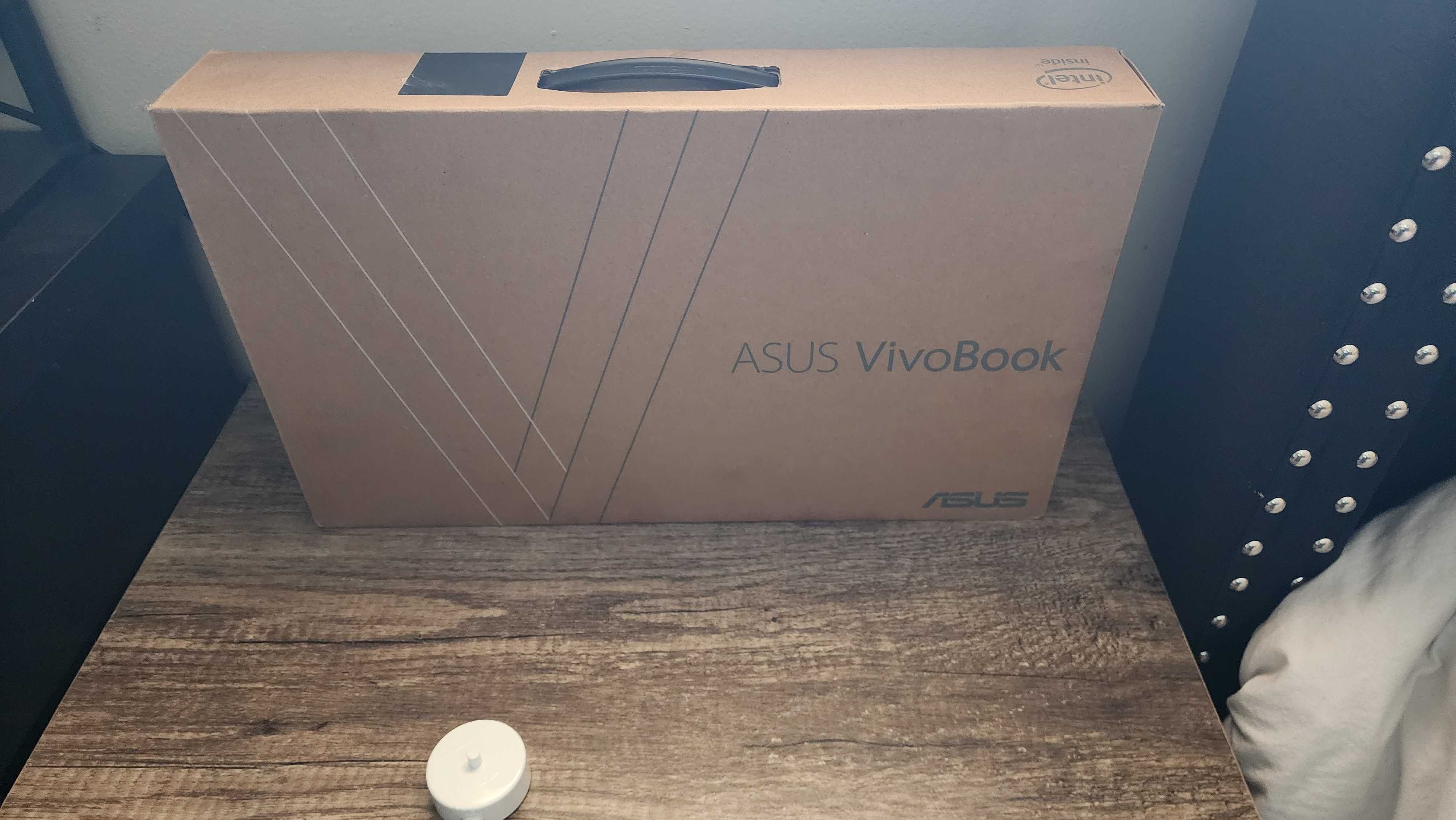 ASUS vivobook 15,Intel 3 ,8-256  Чисто нов,