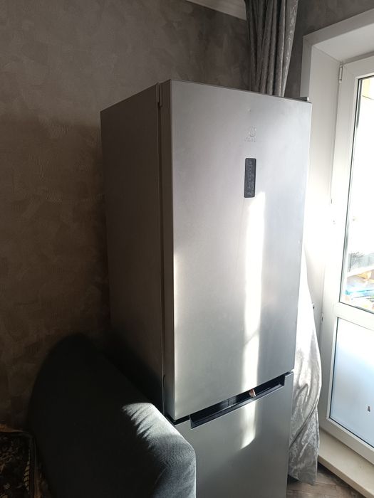 Продам холодильник Indesit, доставка, гарантия