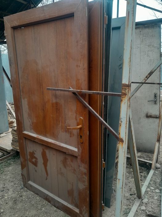 Двери пластиковые