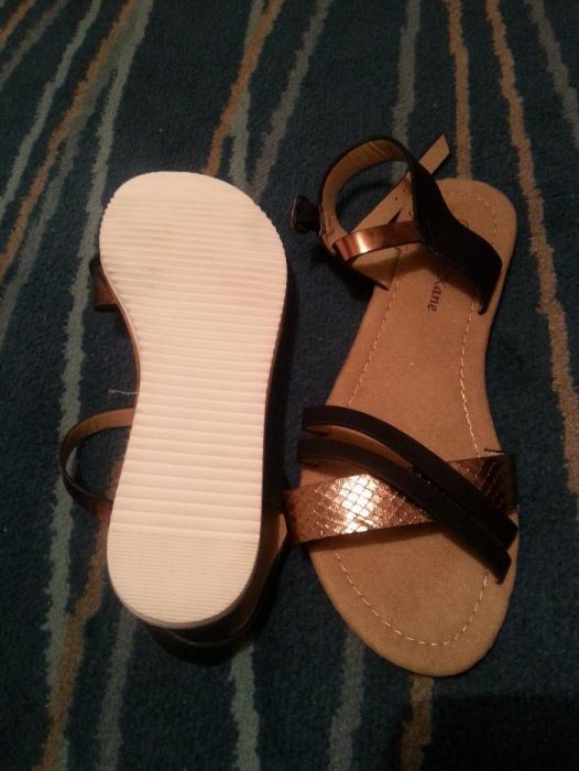Sandale aurii si maro joase, noi
