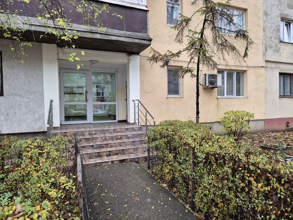 Garsoniera stradal Republicii stația 8 Martie