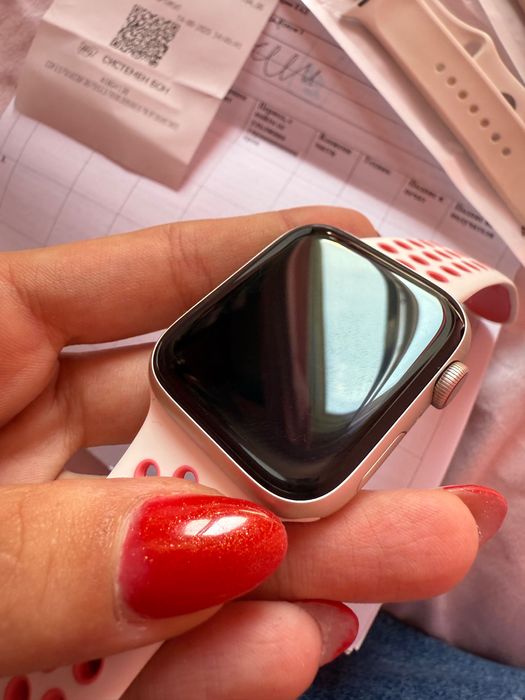 Нов Apple Watch SE 2 GEN