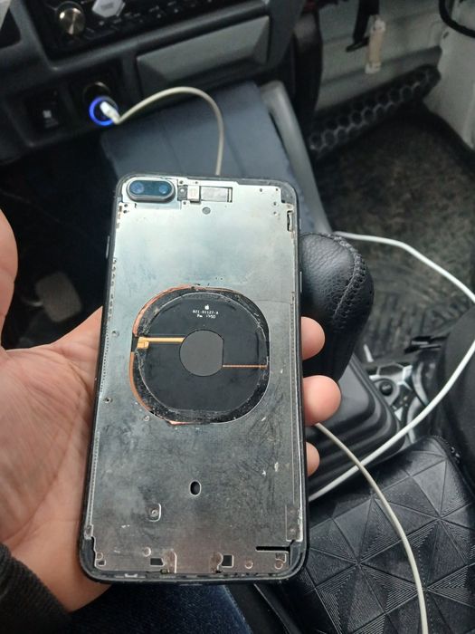 Iphone 8 plus 64gb srochna sotiladi