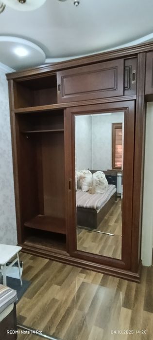 Шкаф цвет коричневый