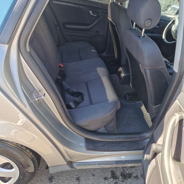 Vand  Audi  A4 .Pret usor negociabil