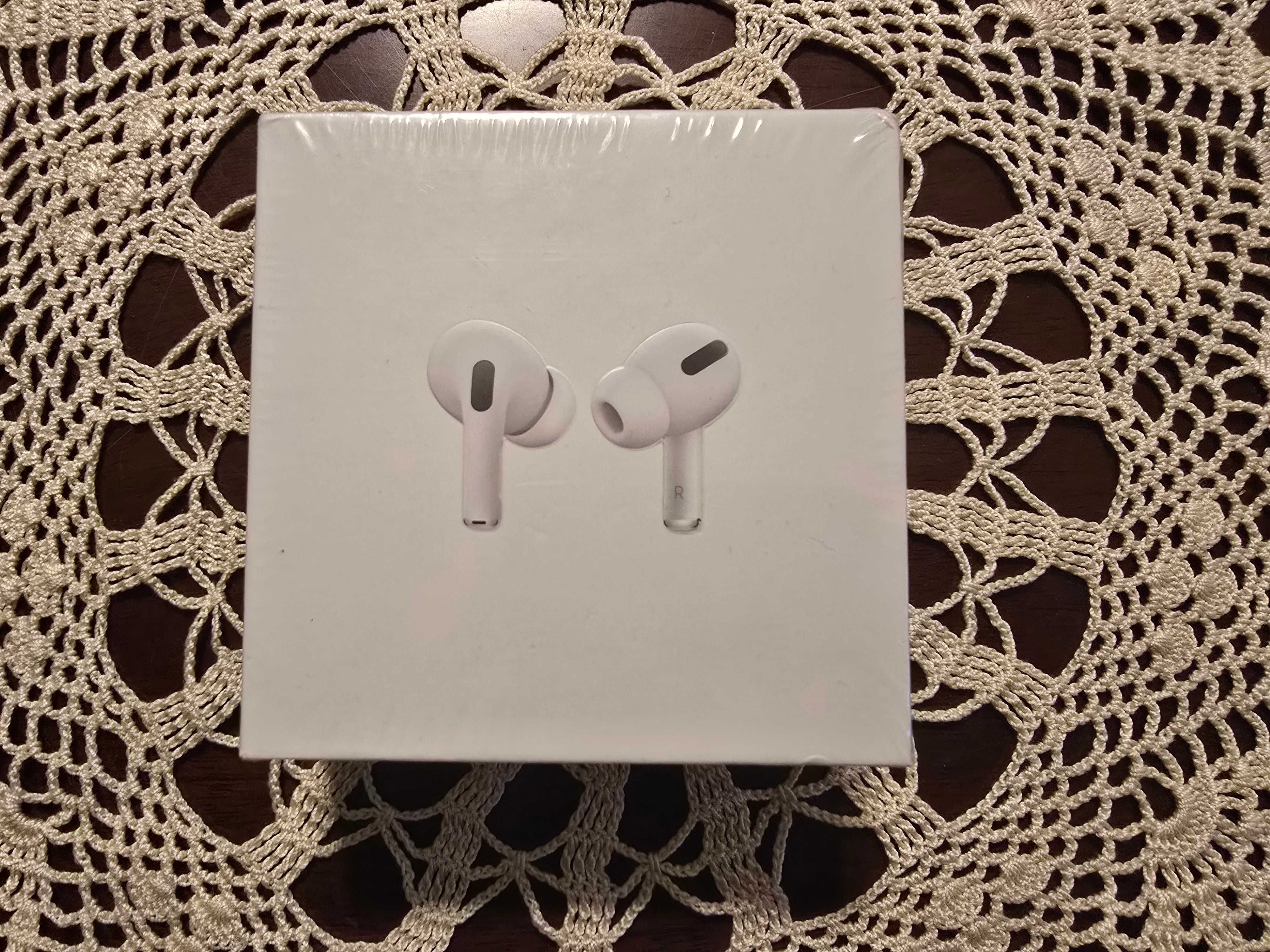 Apple Airpods Pro with MagSafe charging case - неразопакован