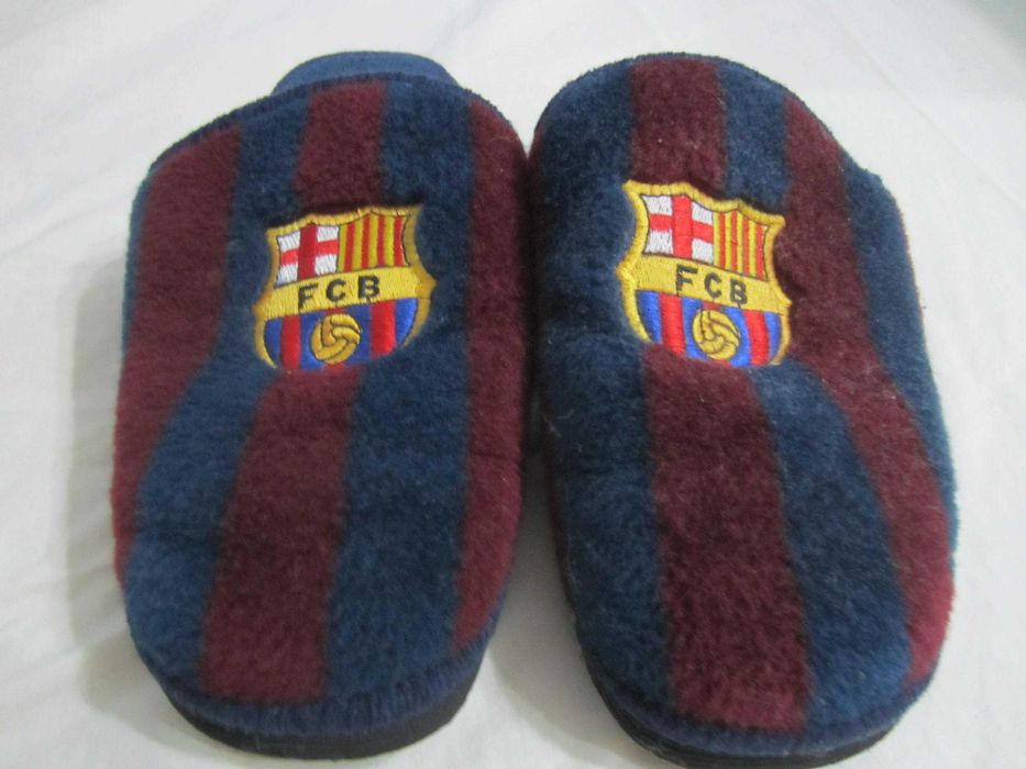 Papuci de casa Barcelona,Andinas, masura 43, material tip polar,ca noi